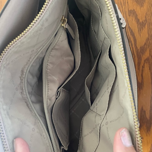 Michael Kors Shoulder Bag - Picture 2 of 4